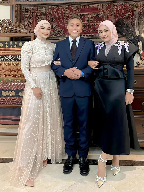 Putri Zulkifli Hasan cantik joged dalam dpr
