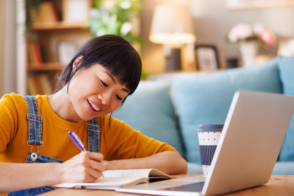 5 Kebiasaan Harian yang Terbukti Mempercepat Pertumbuhan Karier di 2026